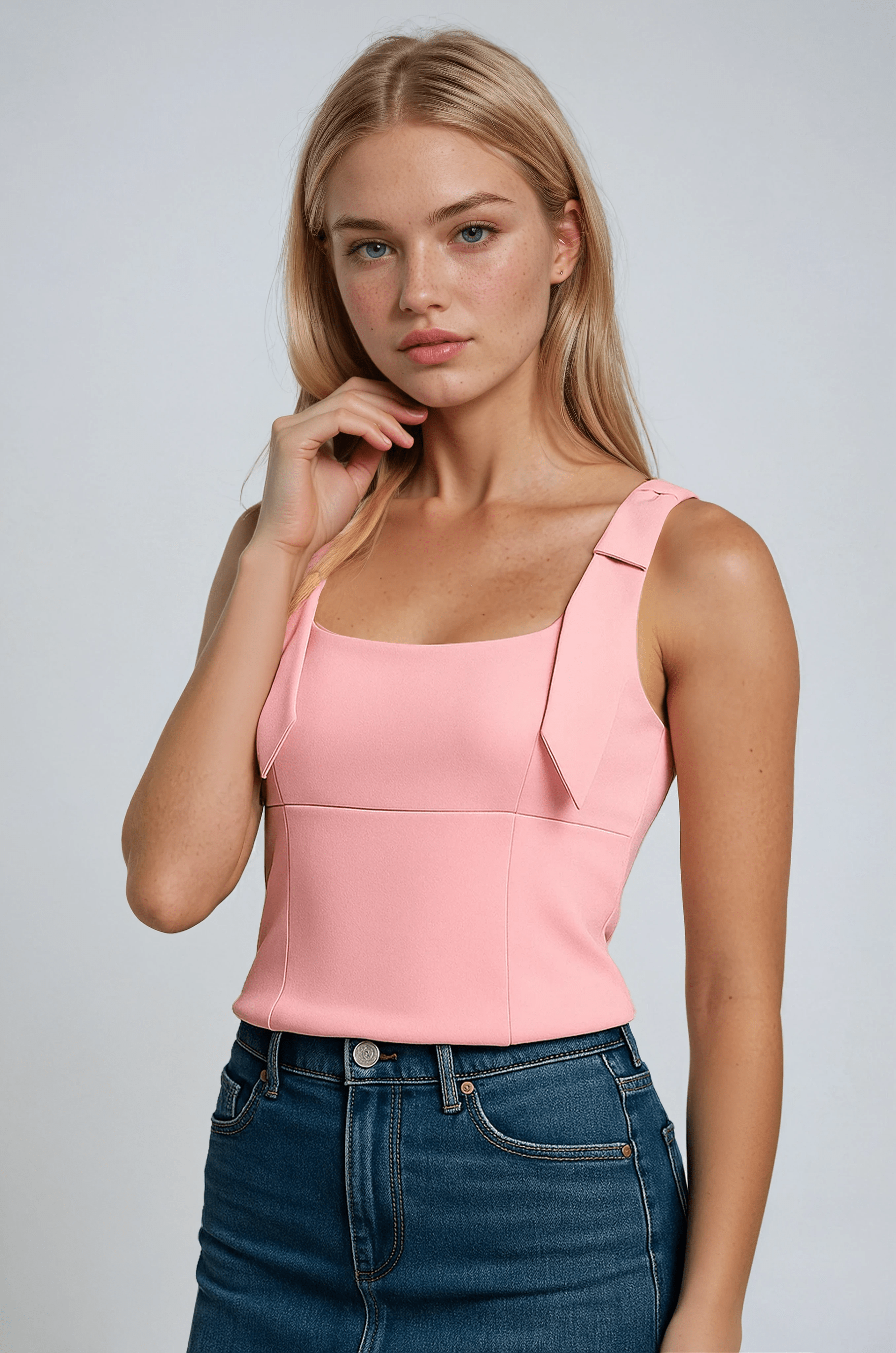 Dames Tops : Amelie Vrouwen Cami Top - Slanke Strik in Roze in van Vanda Liamo