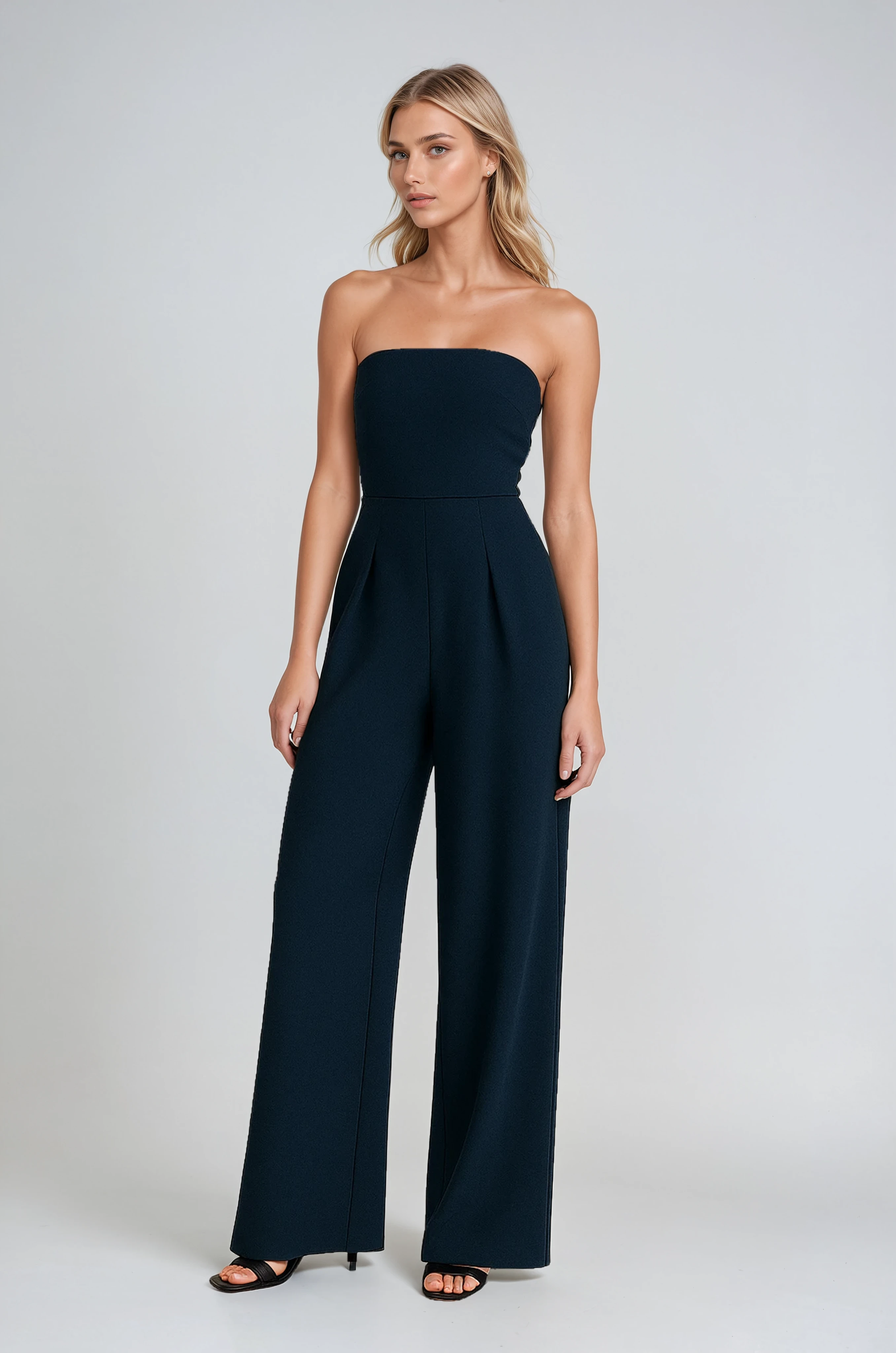 Dames Jumpsuits & Rompers : Strapless Jumpsuit met Wijde Pijpen – Moderne Klasse in Donkerblauw in van Vanda Liamo