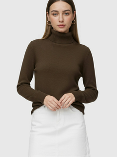 Brązowy sweter z podszewką polarową i golfem