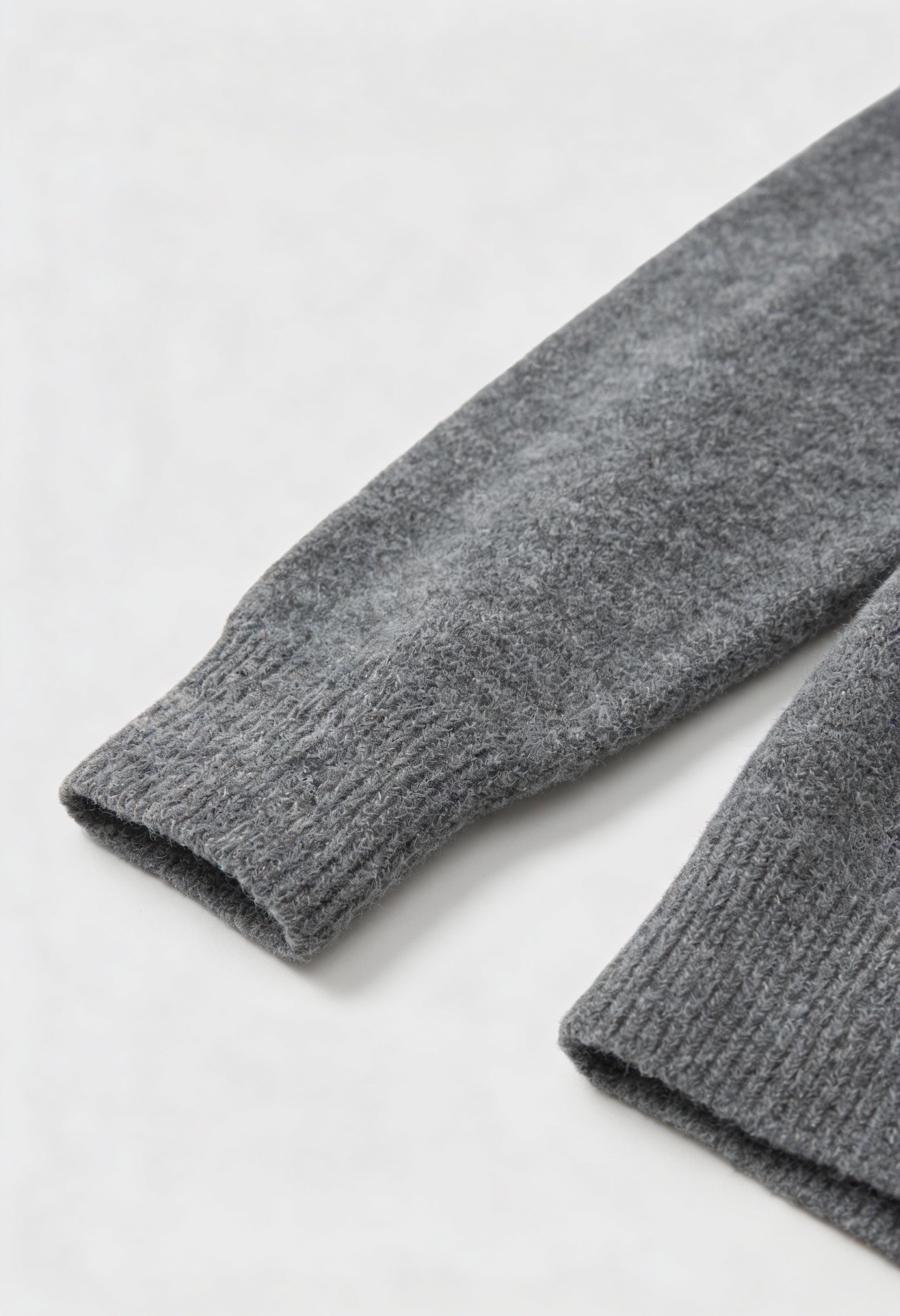 Cardigan : Women's Casual Gray Knit Cardigan in van Vanda Liamo