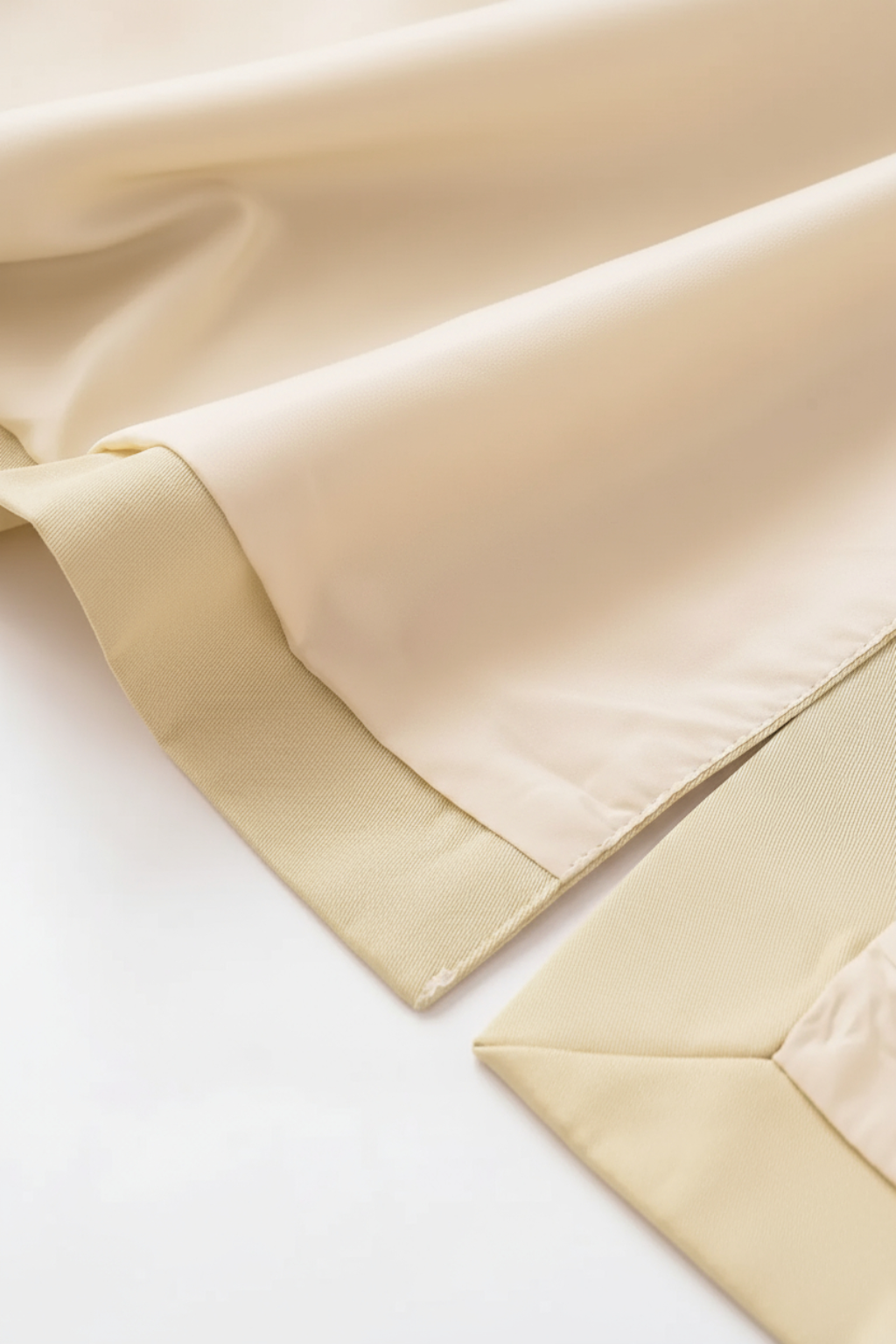 Dames Lange Beige Trenchcoat met Riem