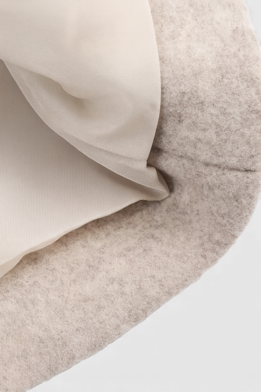 Dames Lange Beige Winterjas Met Ronde Hals