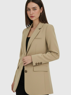 Damska beżowa marynarka slim fit - Lekka i stylowa