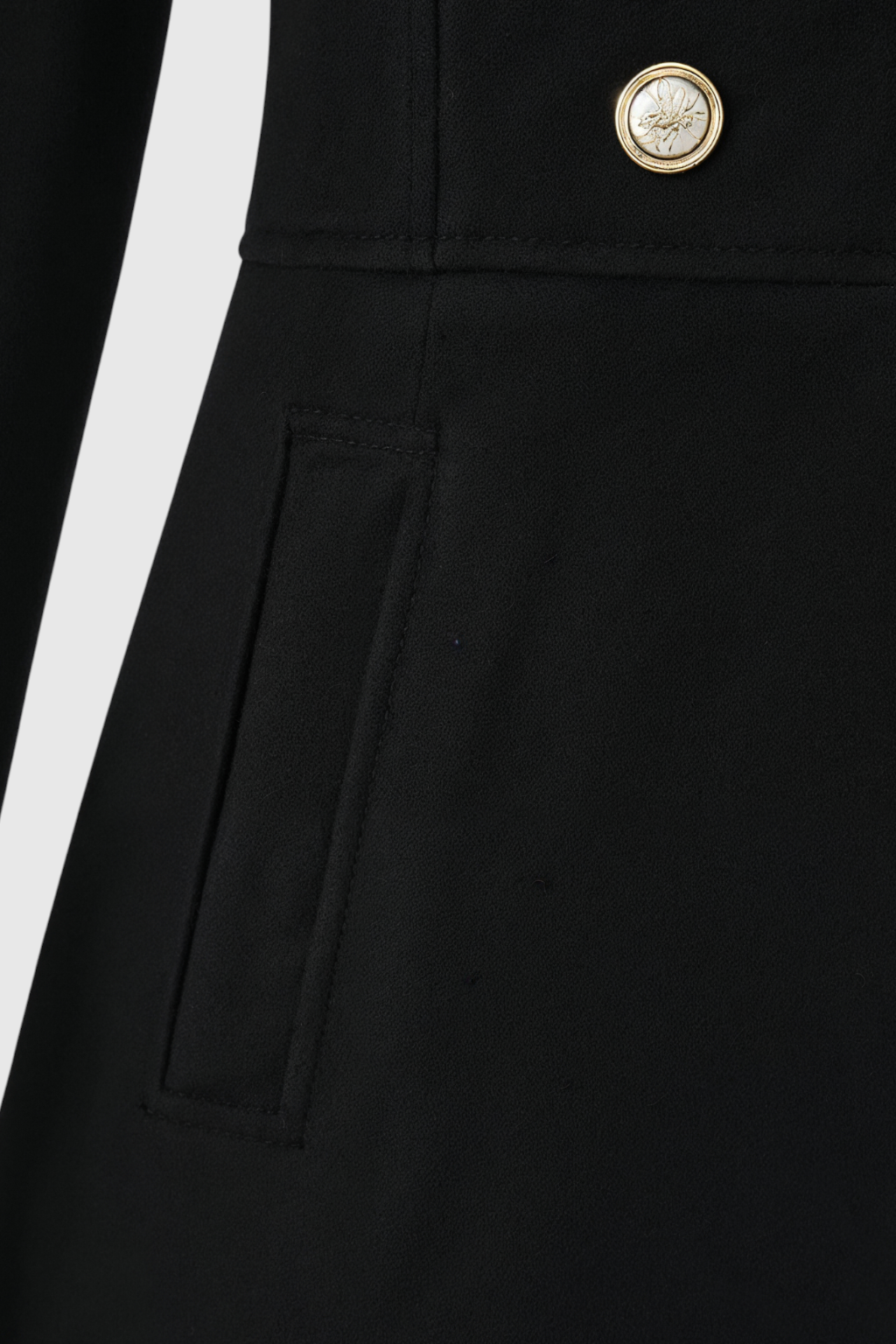 Dames Zwart Winter Jas Met Dubbele Rij Knopen