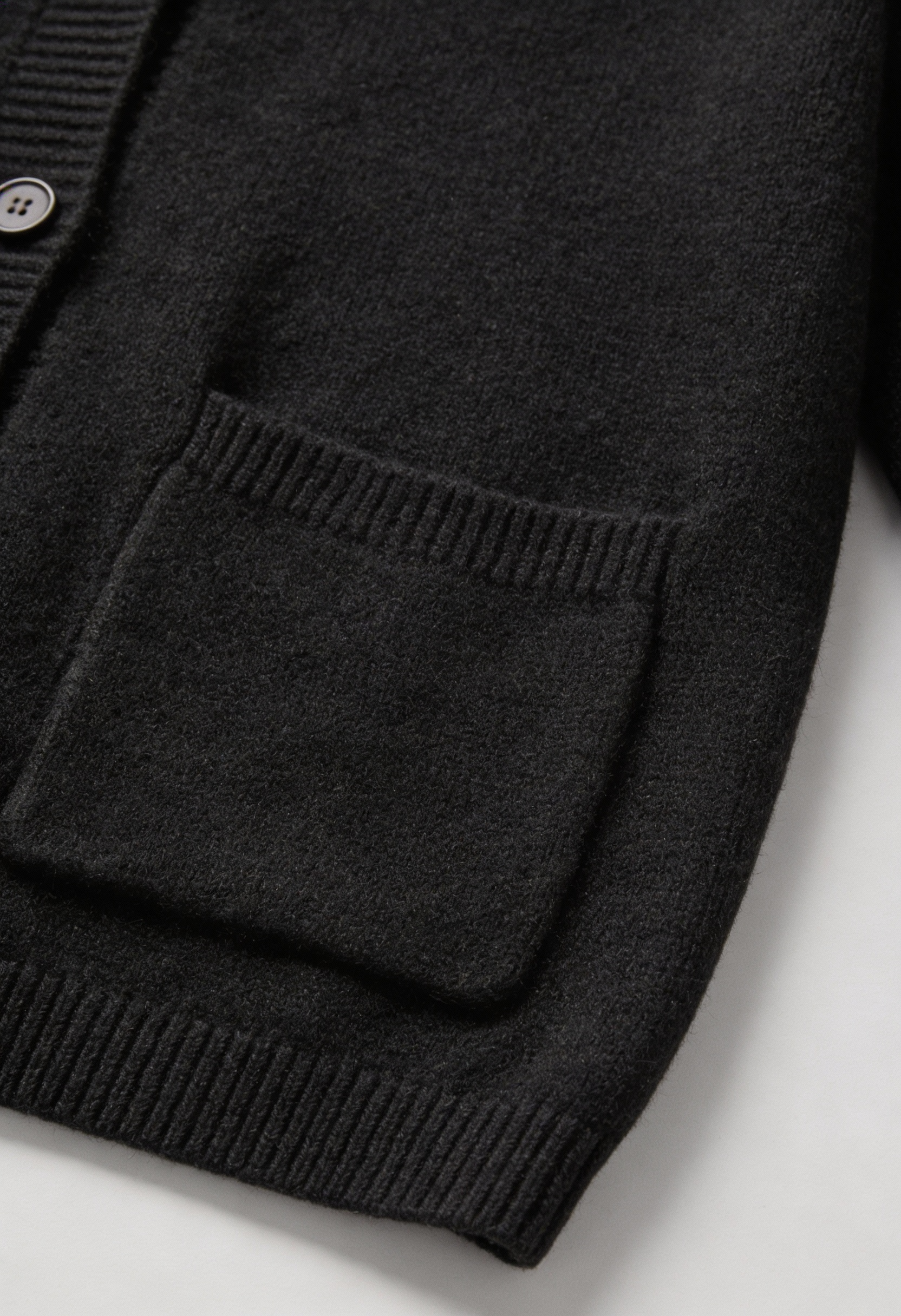 Cardigan : Women's Black V-Neck Knit Cardigan in van Vanda Liamo
