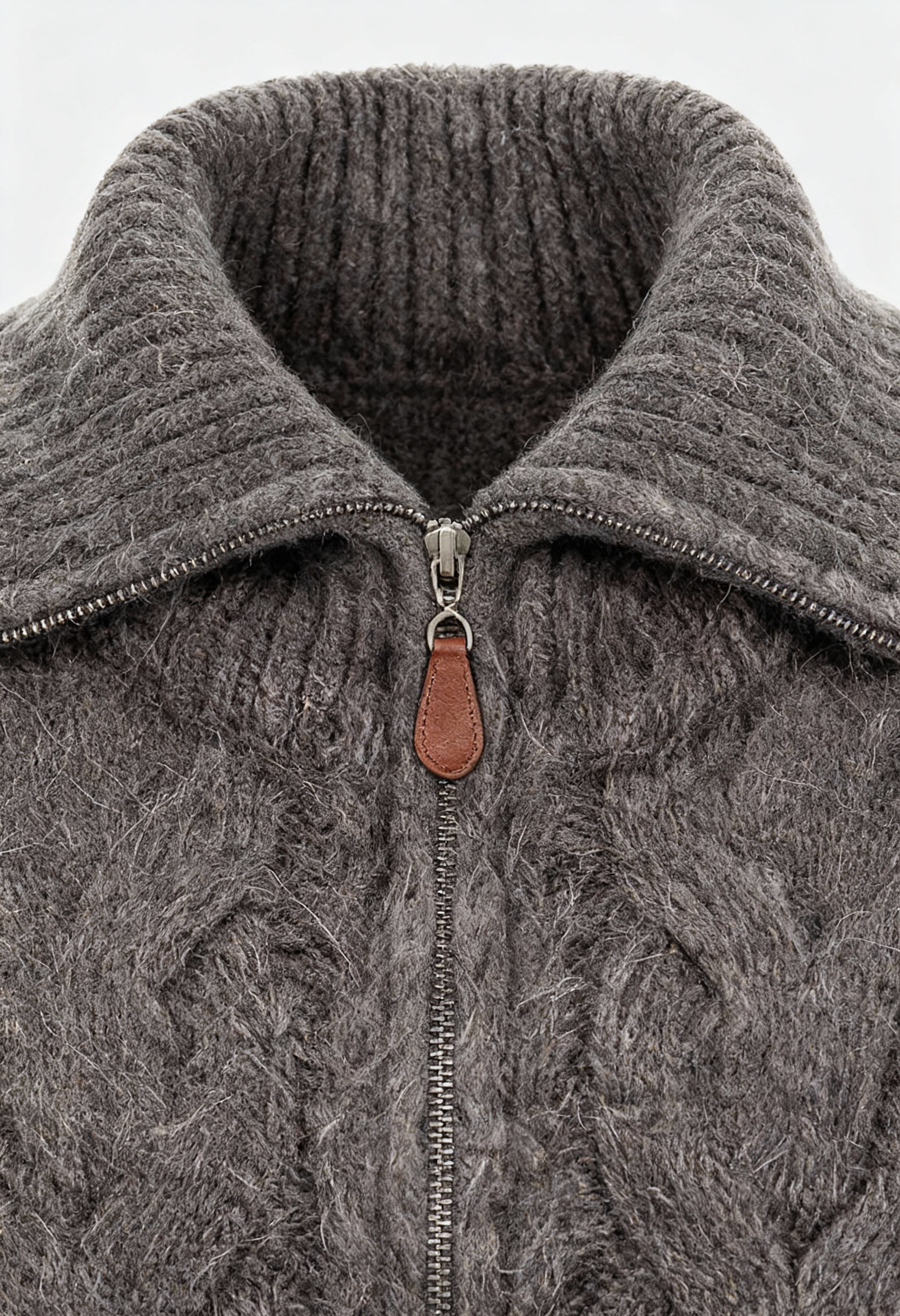 Cardigan : Women's Gray Cardigan with Zipper in van Vanda Liamo
