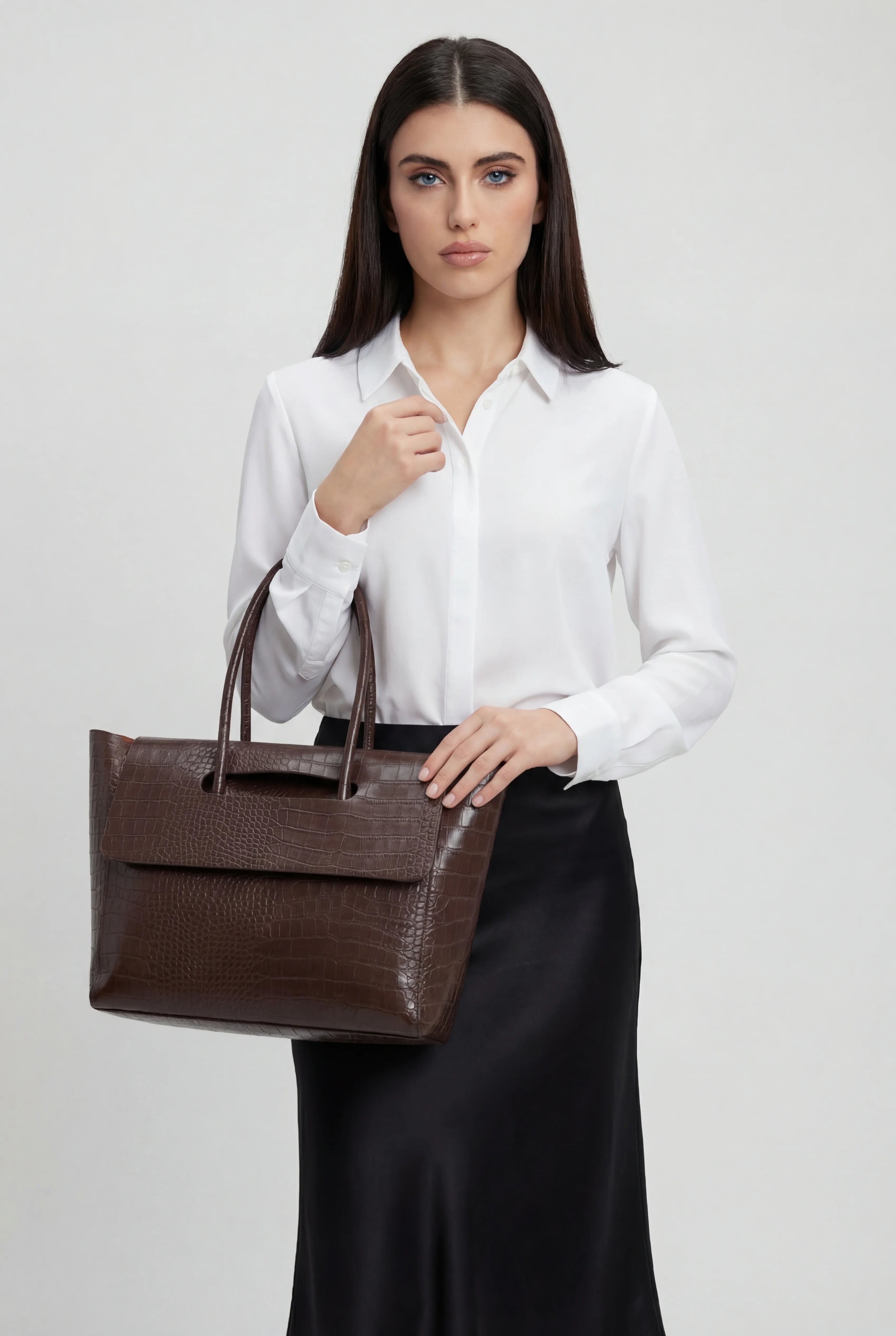 Women's Black Crocodile Pattern Handbag, Roomy &