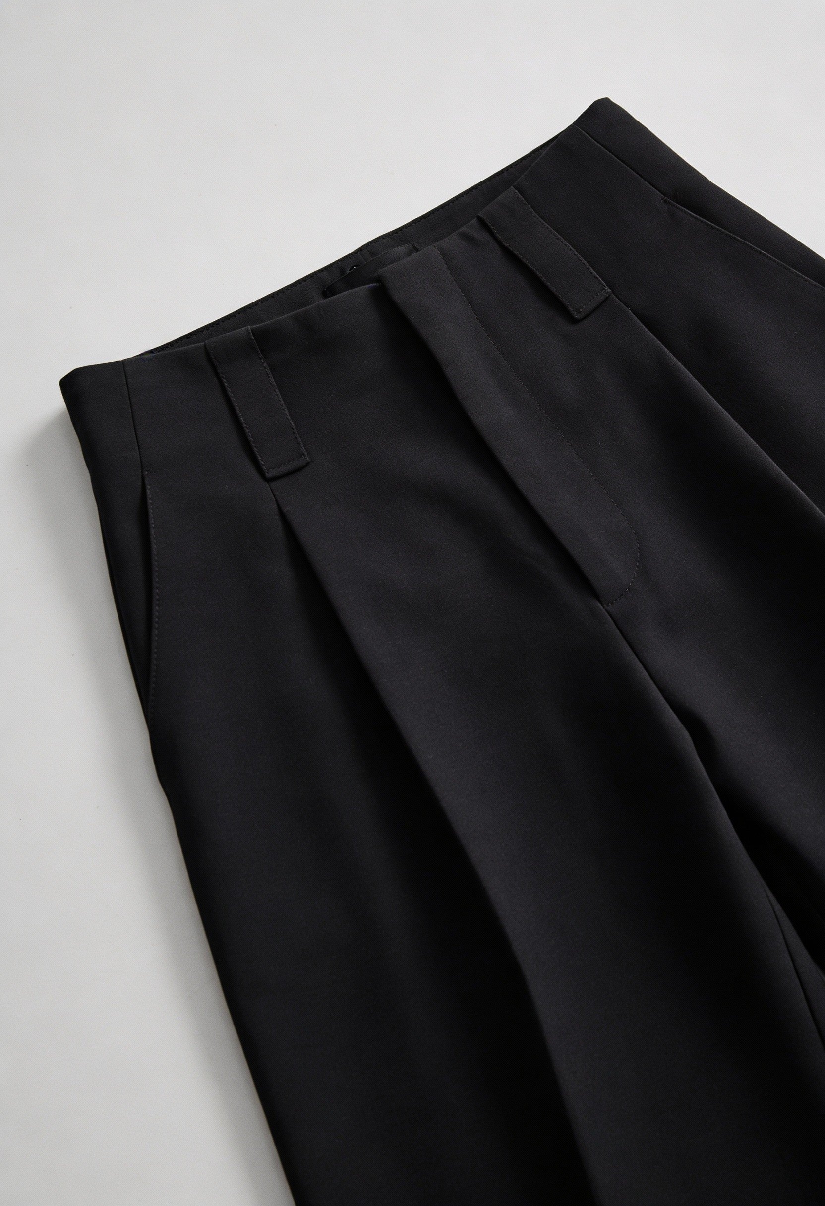 Women's High-Waisted Black Pleated Pants