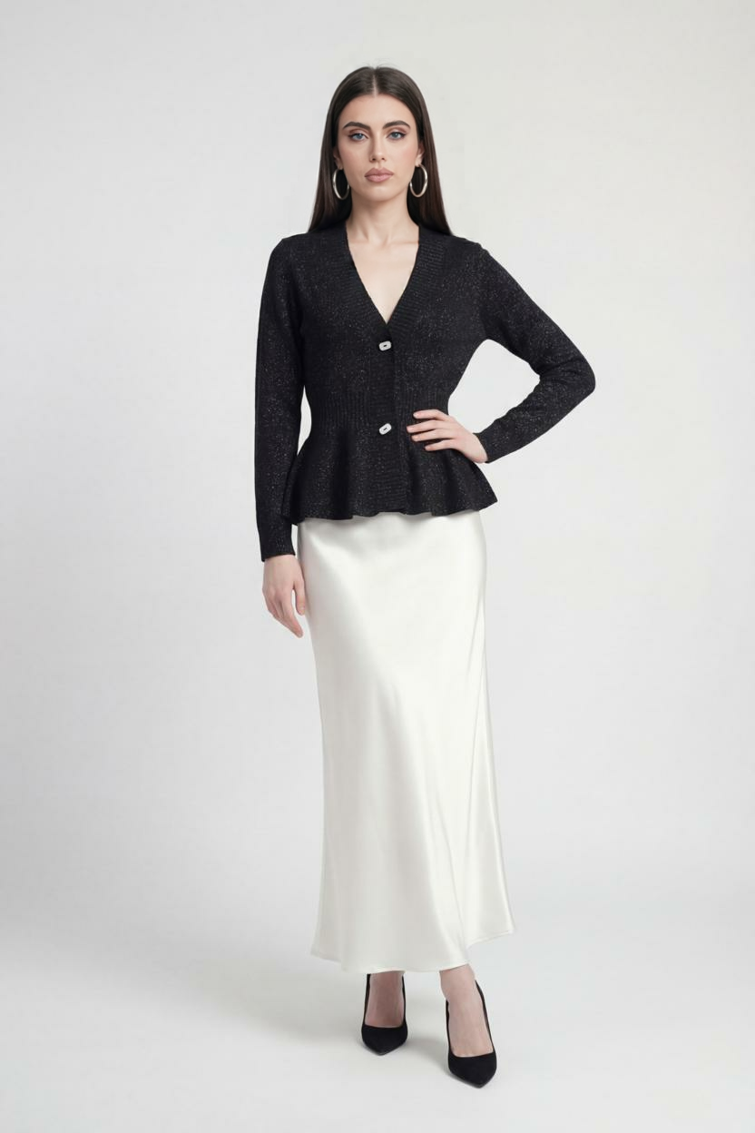 Cardigan : Women's Black Slim-Fit V-Neck Knit Cardigan Sweater in van Vanda Liamo