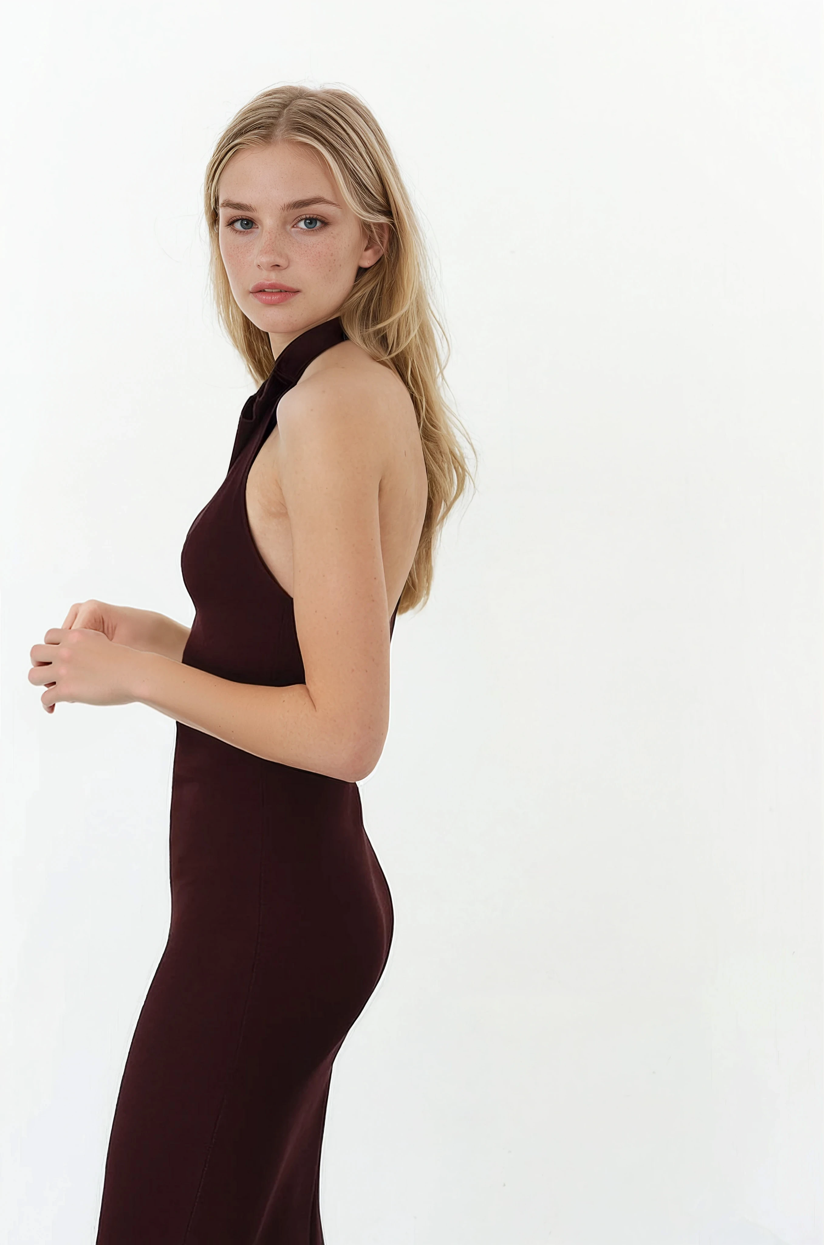 Jurken : Grace Dames Zomerjurk Bruin Midi Met Backless Ontwerp in van Vanda Liamo