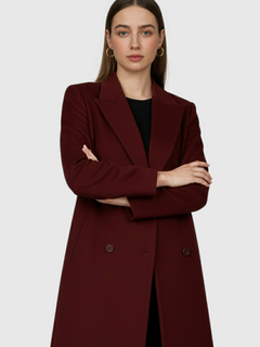 Damski bordowy płaszcz zimowy slim fit z wełny - Ciepły i stylowy
