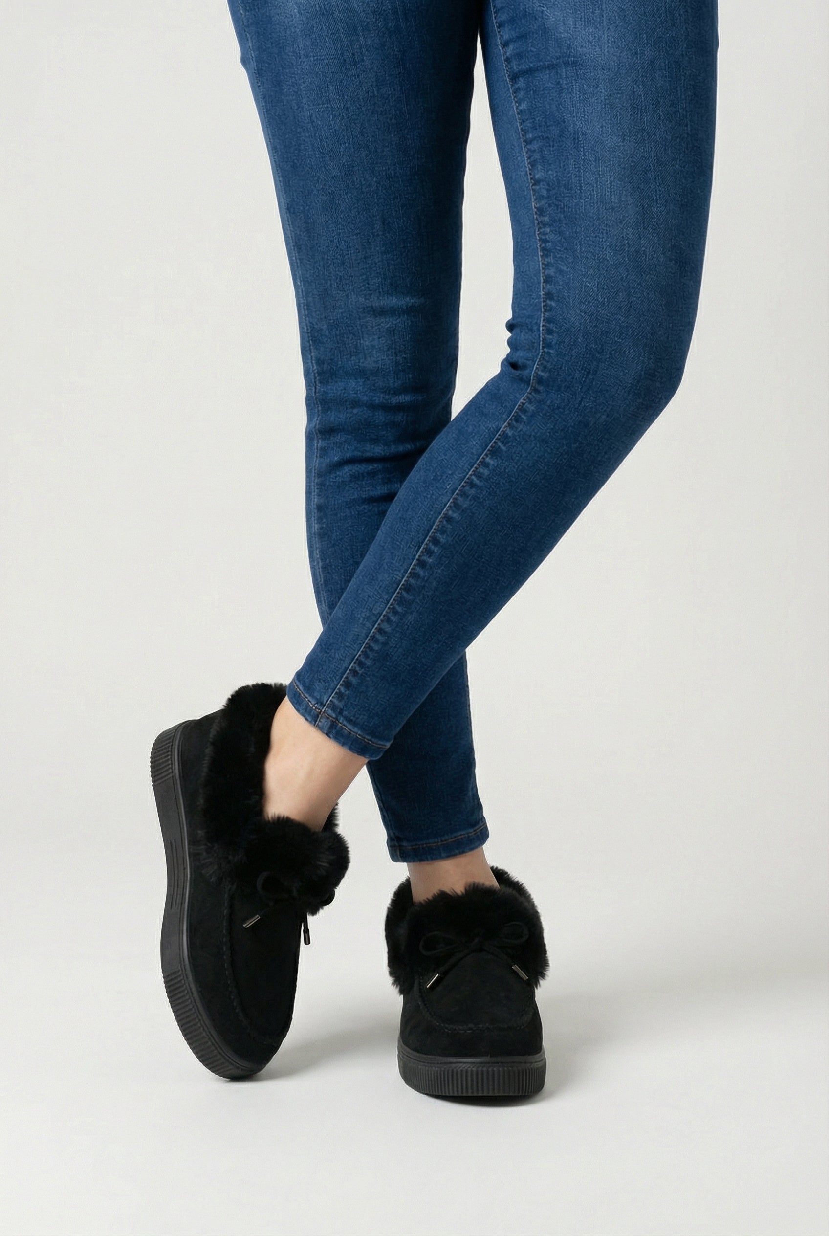 Women's Cozy All-Weather Black Winter Snow Boots