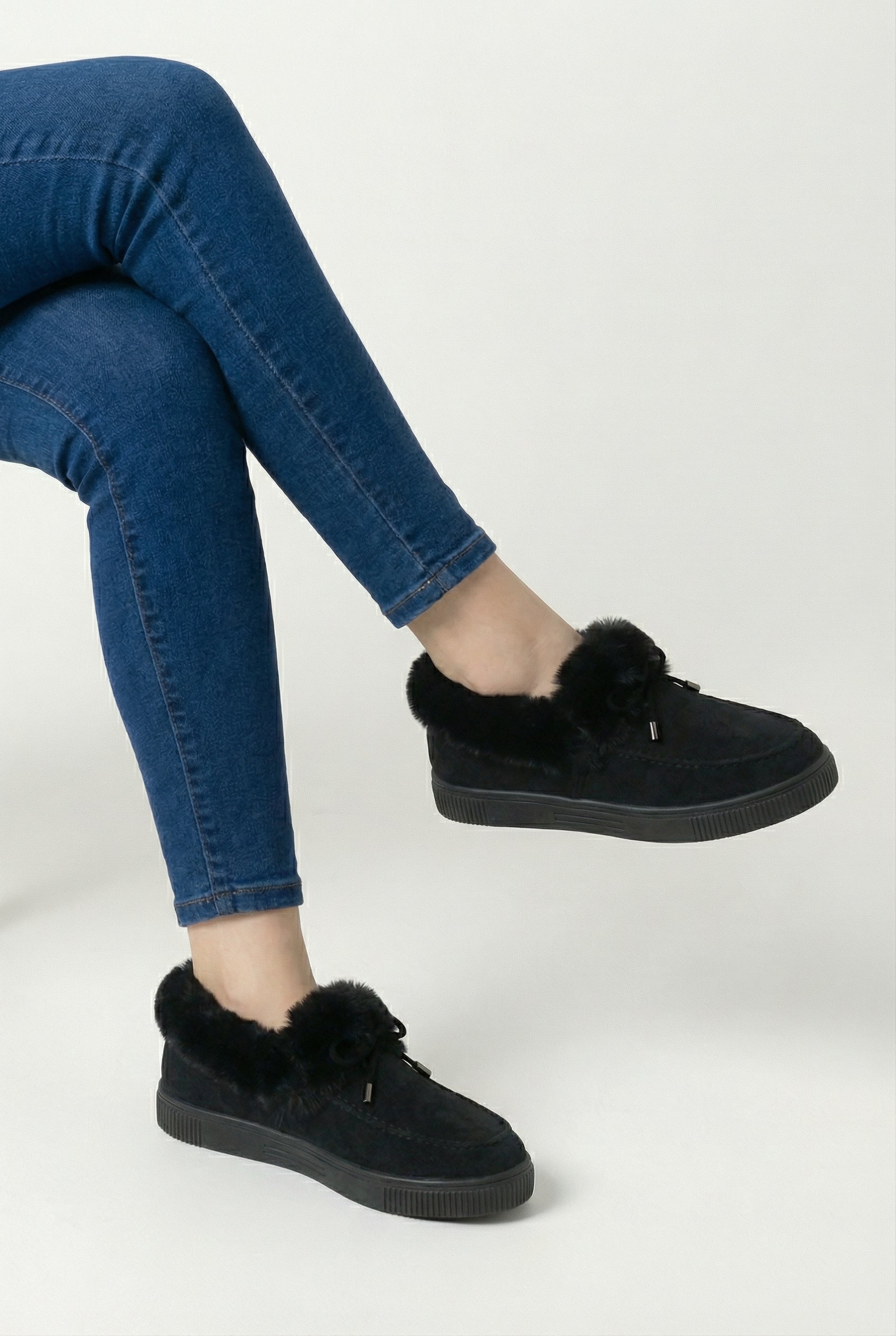 Women's Cozy All-Weather Black Winter Snow Boots