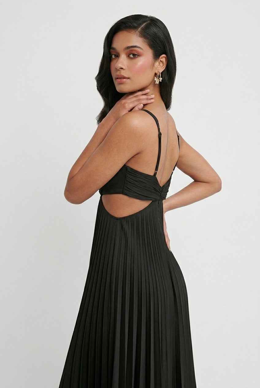 Women’s Classic Black Pleated Dress – Timeless Elegance in Motion