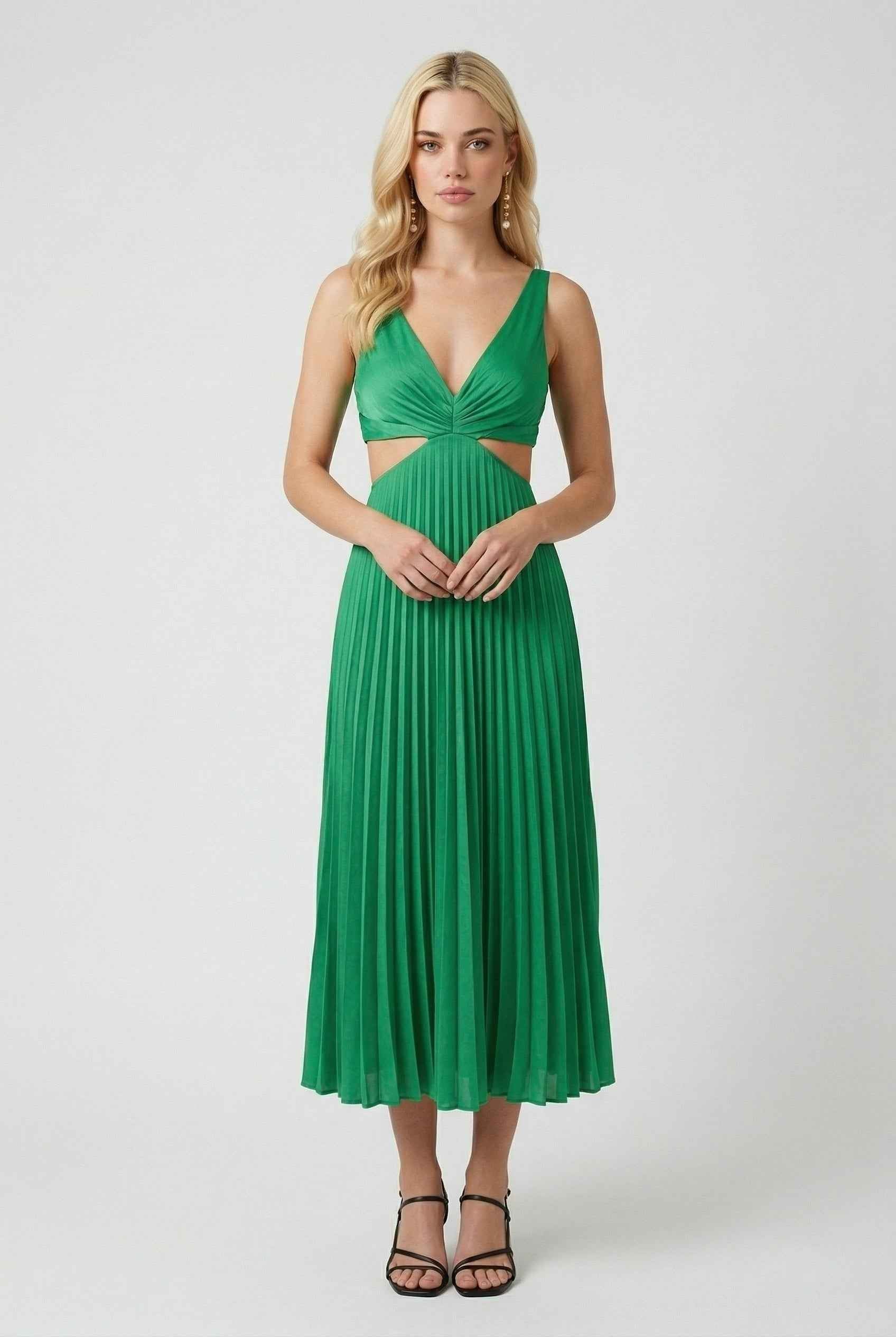 Women’s Elegant Green Pleated Dress – Fresh & Flowing Statement Style